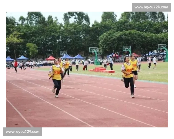 震撼呈现一场速度与默契并存的精彩校园接力赛全程高燃回放瞬间